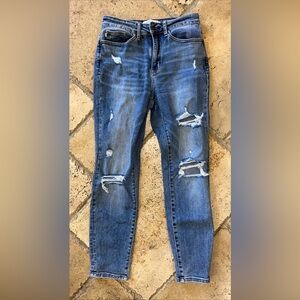 Judy Blue Women’s Size 3/26 Skinny Fit Distressed Jeans